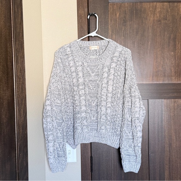 Altar'd State Sweaters - Altar’d State Women’s Gray Chunky Cable Knit Long Sleeve Sweater Size Medium
